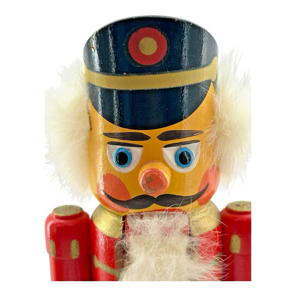 VTG Erzgebirge Expertic Nutcracker 9.5” DDR German Wooden Soldier Missing Sword - Picture 13 of 13